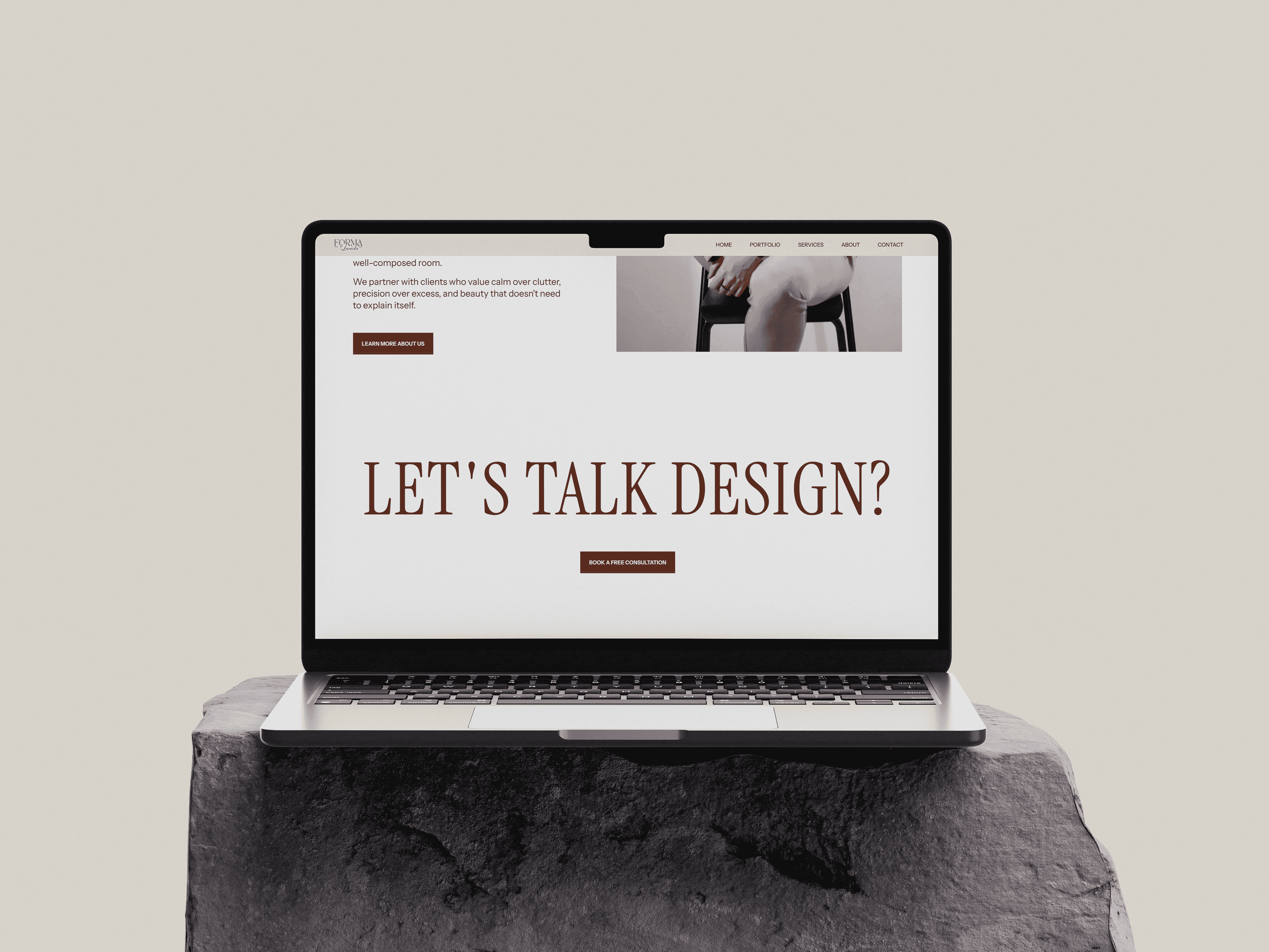 Semi custom website themes mockup 