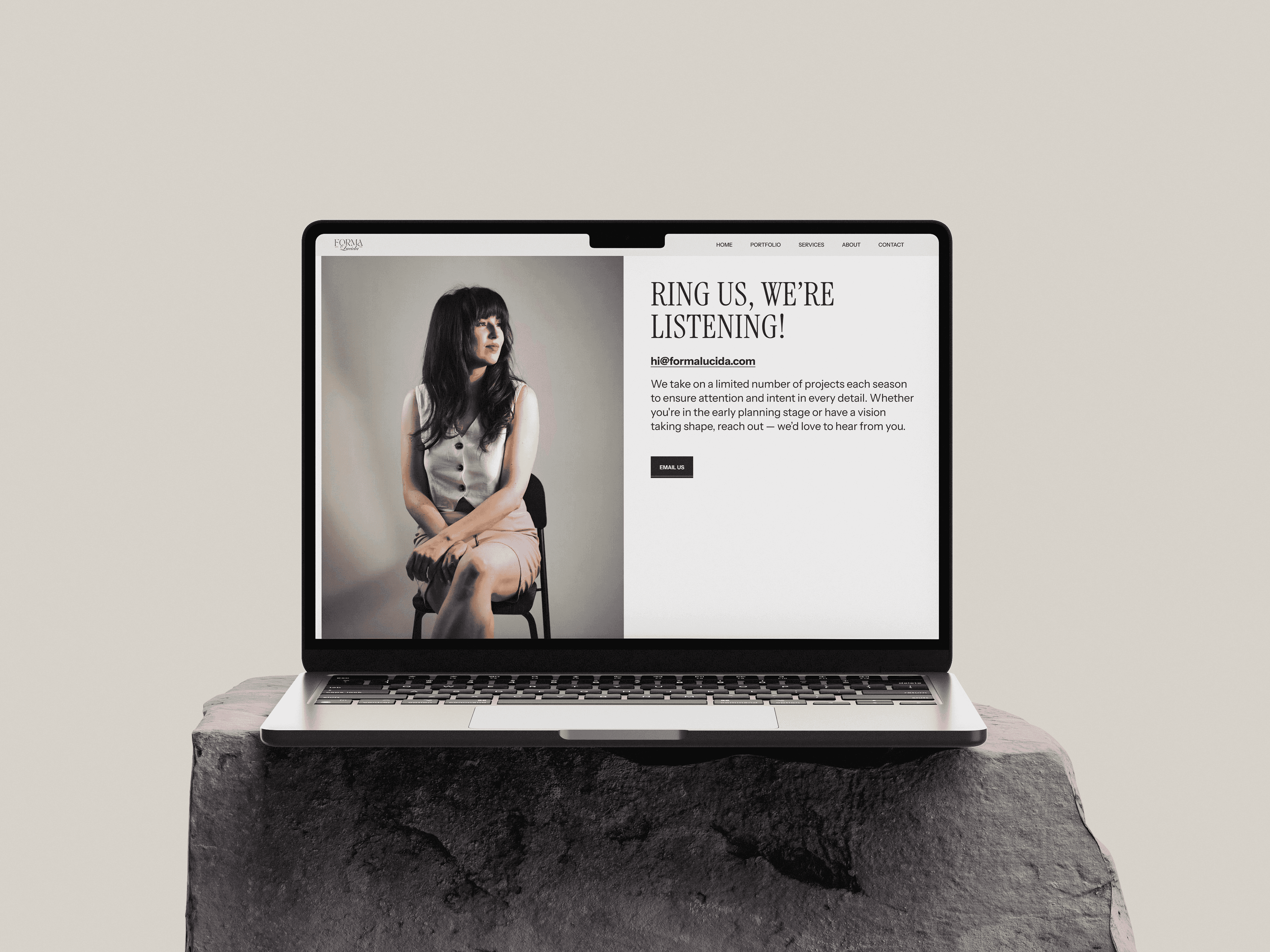 Semi custom website themes mockup 